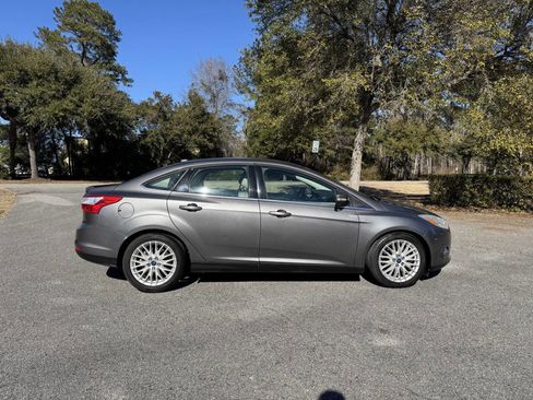 Used 2012 Ford Focus SEL image 7