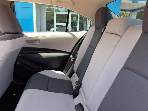 Used 2025 Toyota Corolla LE image 30