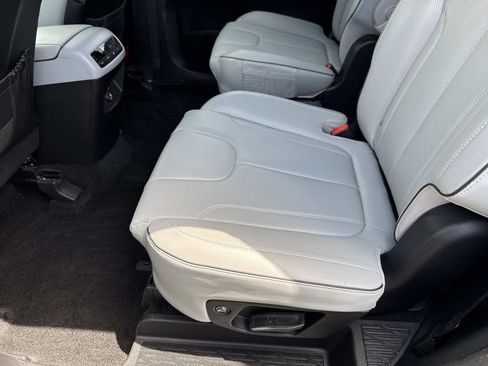 Used 2023 Hyundai Palisade SEL AWD/4WD image 15