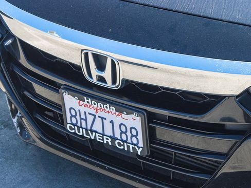 Used 2018 Honda Accord Touring image 5