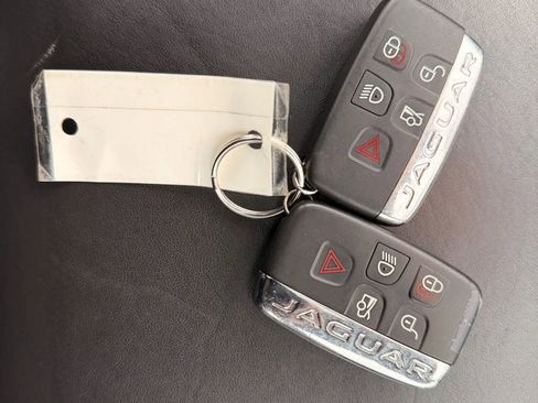 Used 2015 Jaguar XF Portfolio image 38