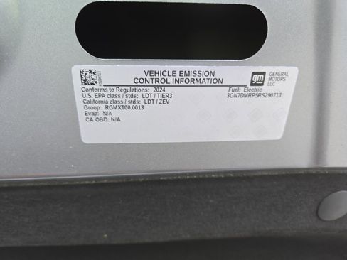 Used 2024 Chevrolet Equinox EV LT w/ Active Safety Package 3 image 11