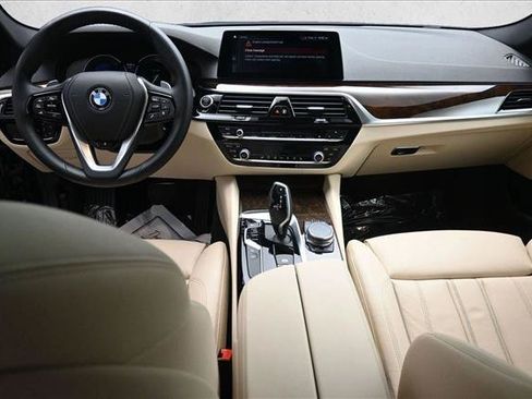 Used 2019 BMW 530i xDrive AWD/4WD image 21