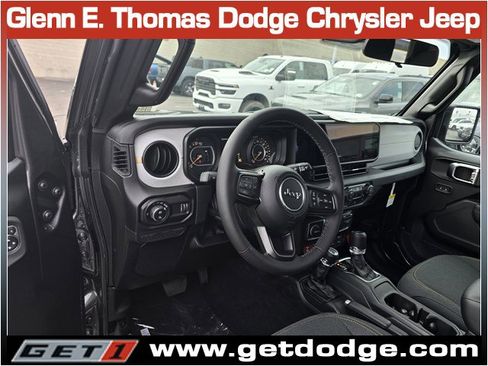 New 2025 Jeep Gladiator Willys image 8