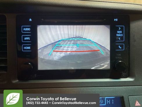 Used 2015 Toyota Sienna XLE image 18