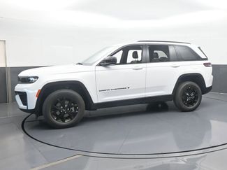 New 2026 Jeep Grand Cherokee Altitude video 2