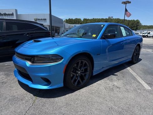 Used 2023 Dodge Charger R/T w/ Plus Group RWD image 3