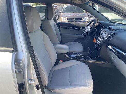 Used 2014 Kia Sorento LX FWD image 13
