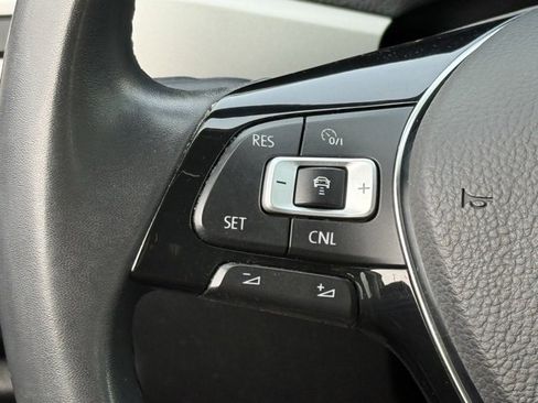 Used 2022 Volkswagen Passat 2.0T SE image 32