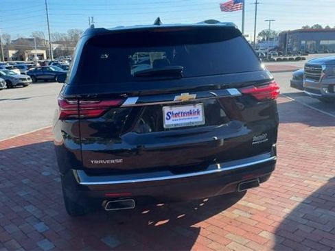 Used 2023 Chevrolet Traverse Premier image 9