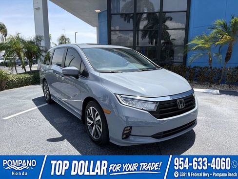 Used 2024 Honda Odyssey Touring image 2