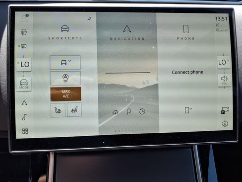 Used 2026 Land Rover Range Rover Evoque S image 22