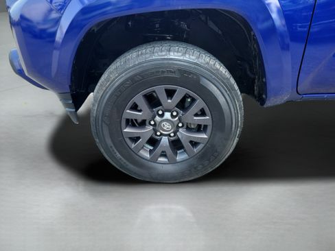 Used 2023 Toyota Tacoma SR5 w/ Technology Package AWD/4WD image 31