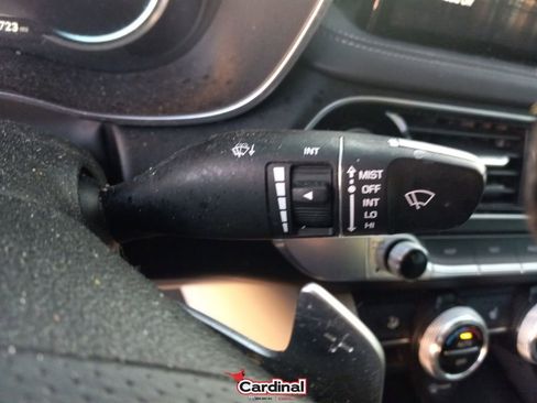 Used 2022 Genesis G70 2.0T image 24