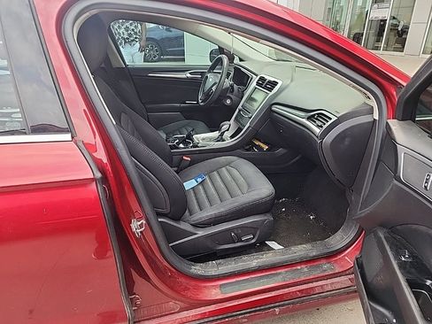 Used 2015 Ford Fusion SE FWD image 19