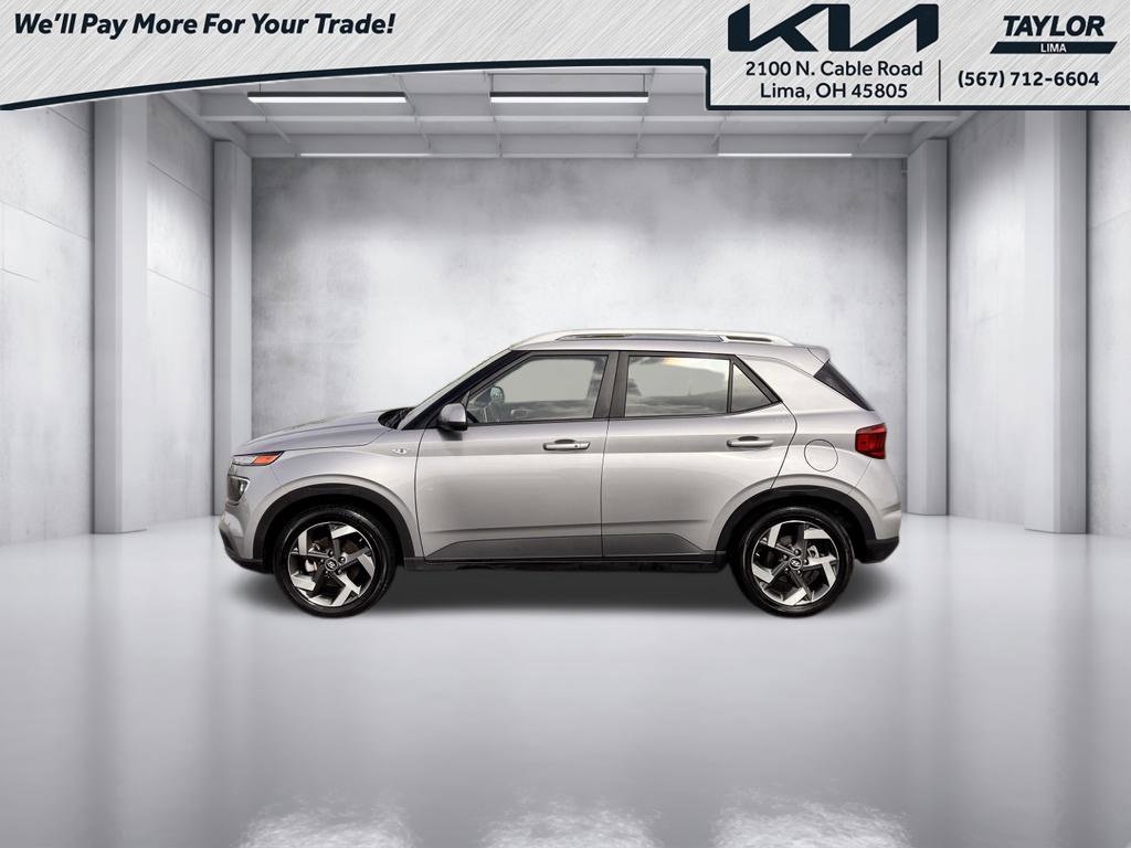 Used 2025 Hyundai Venue SEL FWD image 4