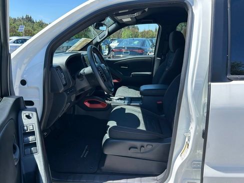 Used 2026 Nissan Frontier PRO-4X AWD/4WD image 14
