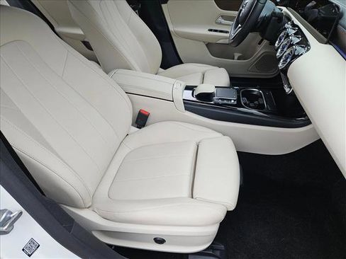 Used 2023 Mercedes-Benz CLA 250 image 19