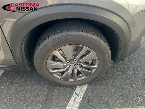 Used 2022 Nissan Pathfinder S image 15