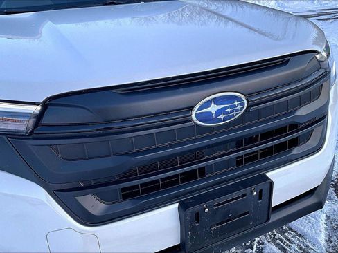 Used 2025 Subaru Forester image 31