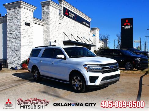 Used 2023 Ford Expedition Max XLT image 1