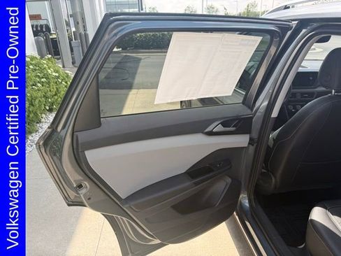 Used 2023 Volkswagen Taos SE w/ Panoramic Sunroof Package AWD/4WD image 19