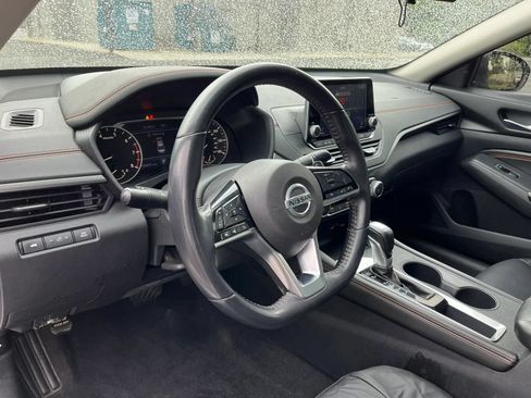 Used 2020 Nissan Altima 2.5 SR FWD image 11