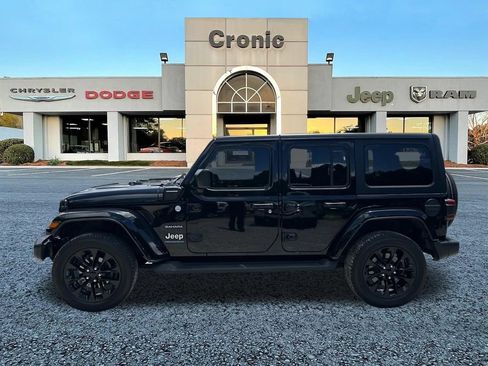 Used 2023 Jeep Wrangler Unlimited Sahara w/ Cold Weather Group AWD/4WD image 6
