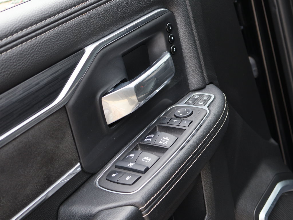 Used 2024 RAM 2500 Laramie w/ Night Edition AWD/4WD image 20