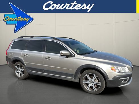 Used 2015 Volvo XC70 T6 Platinum image 1