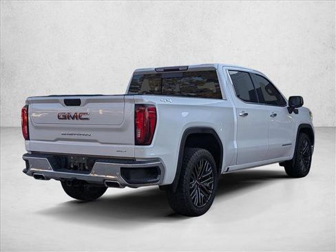 Used 2022 GMC Sierra 1500 SLT w/ SLT Premium Plus Package AWD/4WD image 5