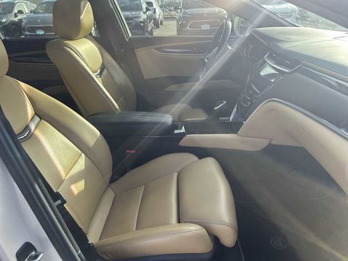 Used 2013 Cadillac XTS Luxury image 28