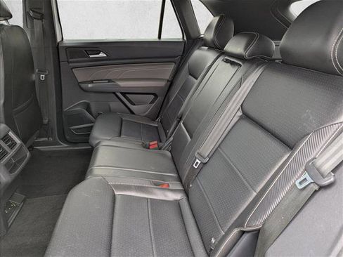 Used 2021 Volkswagen Atlas Cross Sport SE w/ Panoramic Sunroof Package image 25