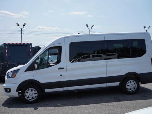 Used 2025 Ford Transit 350 XLT RWD image 4
