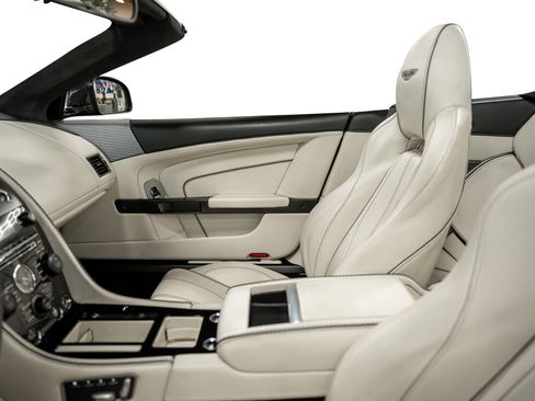Used 2015 Aston Martin DB9 Volante image 57