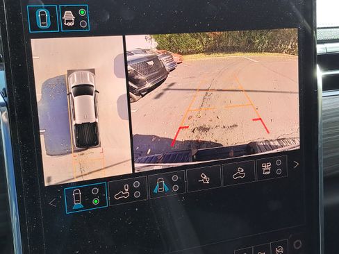 Used 2024 GMC Sierra EV Denali image 17