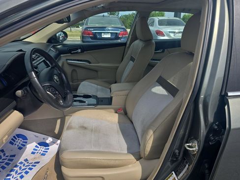 Used 2013 Toyota Camry XLE w/ Leather Pkg FWD image 11