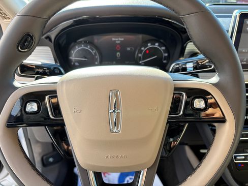 Certified 2022 Lincoln Corsair FWD image 16