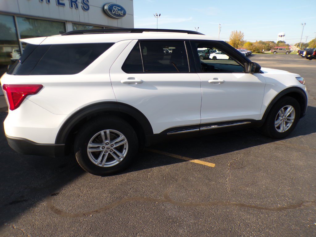 Used 2021 Ford Explorer XLT w/ Equipment Group 202A AWD/4WD image 25