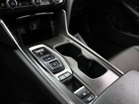 Used 2020 Honda Accord Sport image 24