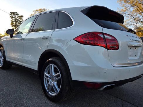 Used 2012 Porsche Cayenne S AWD/4WD image 10