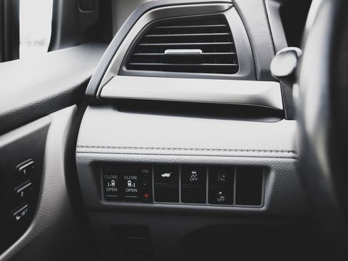 Used 2018 Honda Odyssey EX-L image 12