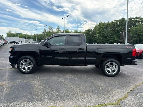 Used 2018 Chevrolet Silverado 1500 Custom w/ Custom Value Package AWD/4WD image 3