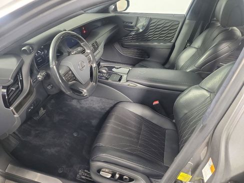 Used 2019 Lexus LS 500h AWD image 19