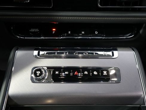New 2026 Lincoln Aviator AWD w/ Jet Appearance Package image 32