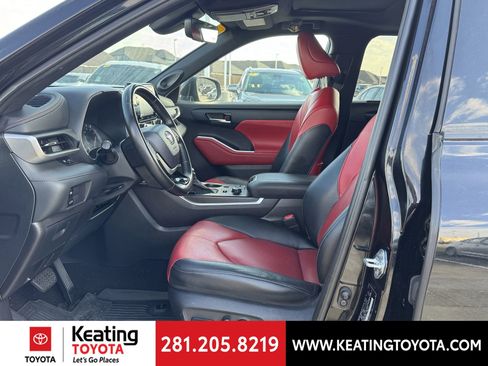 Certified 2022 Toyota Highlander XSE image 9