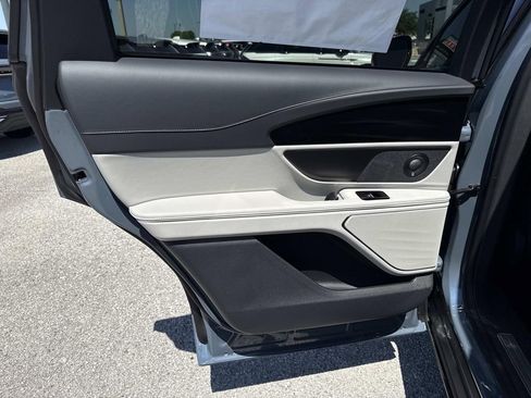 New 2026 Lincoln Nautilus Reserve AWD/4WD image 13