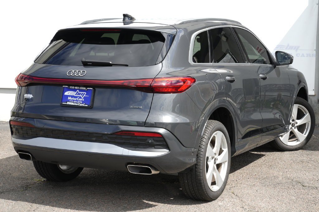 Used 2025 Audi Q5 Premium Plus w/ Premium Plus AWD/4WD image 3