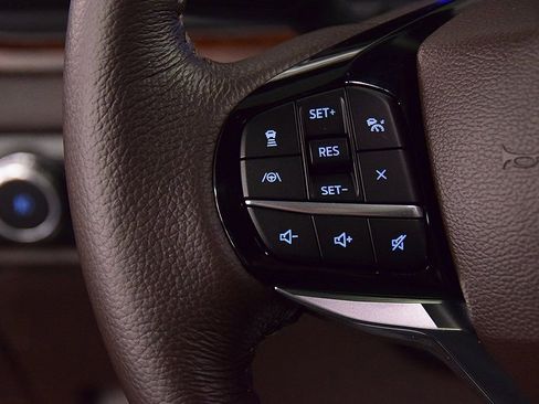 Used 2023 Ford Explorer King Ranch w/ Technology Package image 21