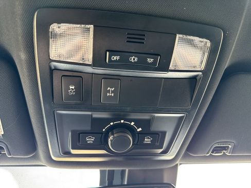 Used 2019 Toyota Tacoma TRD Off-Road w/ Technology Package AWD/4WD image 24